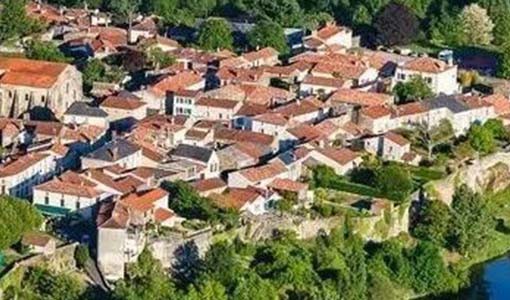 阿坝回乡建别墅为什么一定要选专业乡墅公司